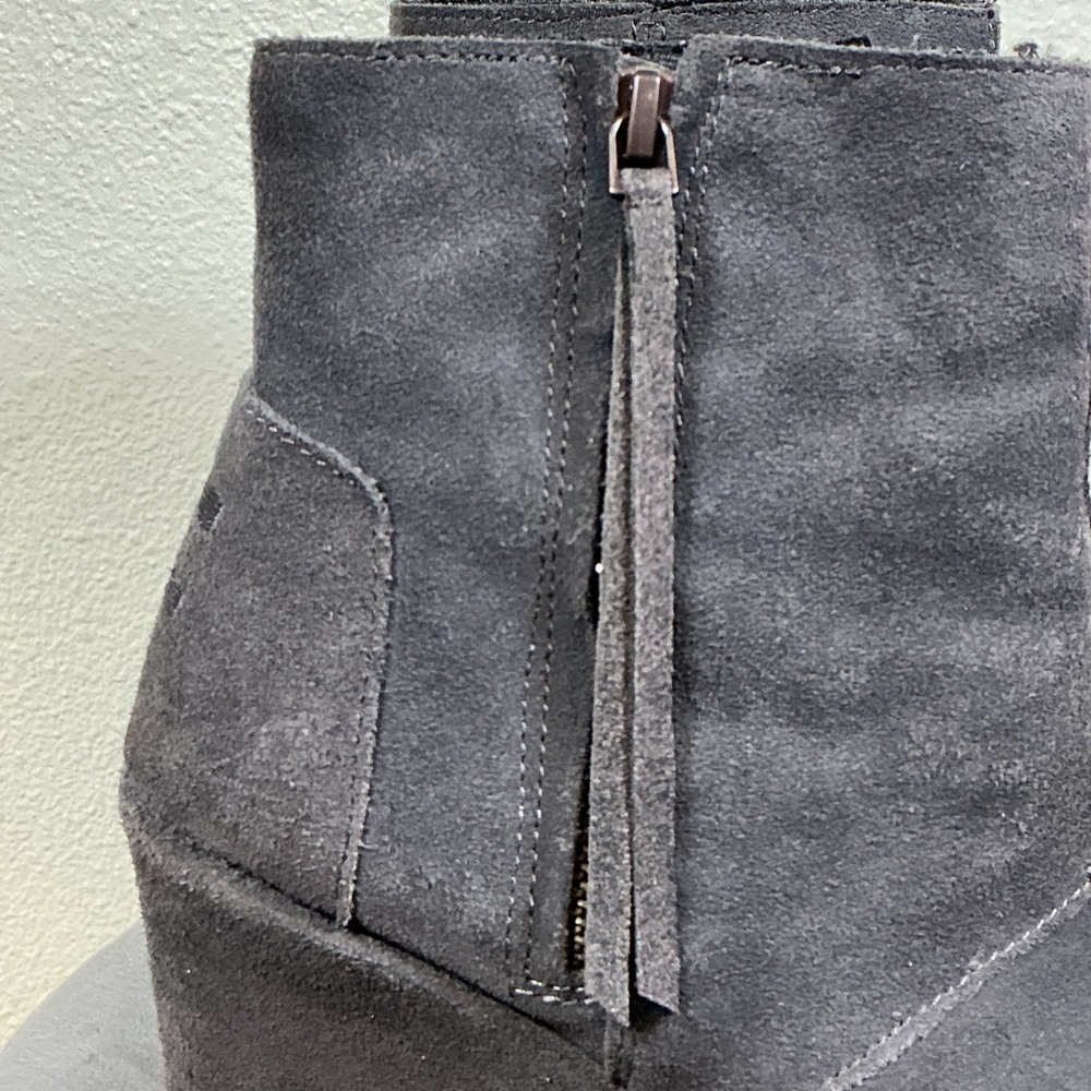 Women's Toms Nepal Side Zip Wedge Ankle Boots Booties Shoes Size 7.5 Gray‎ Suede - Picture 2 of 9